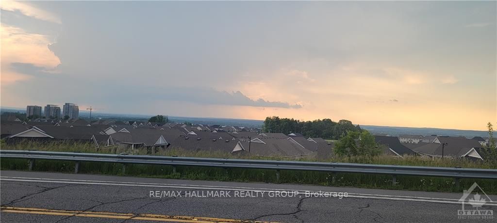 1296 Old Montreal Road Property Photo 5