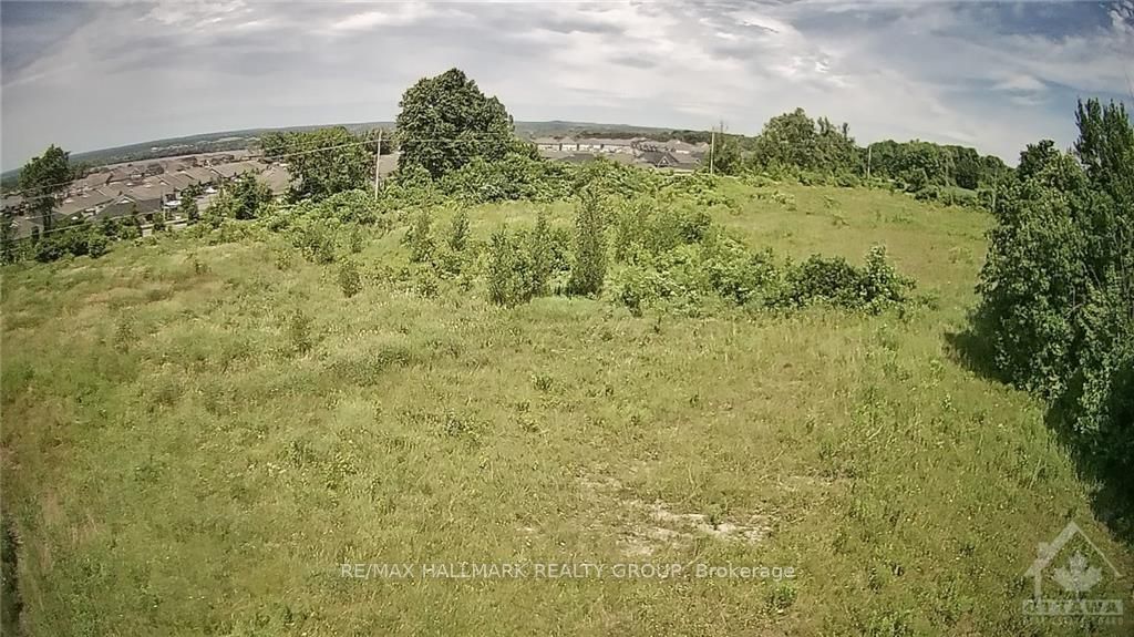 1296 Old Montreal Road Property Photo 6