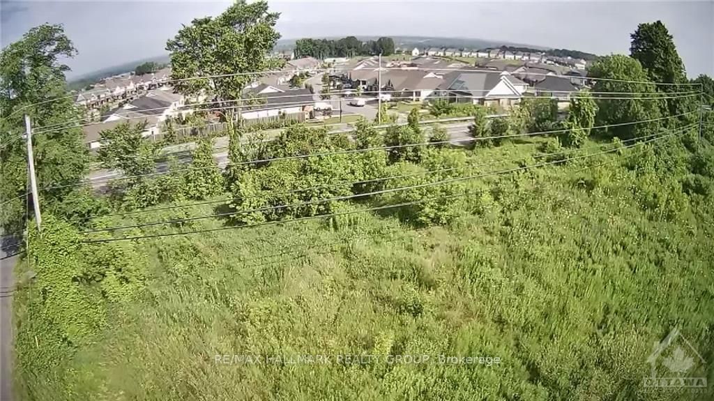 1296 Old Montreal Road Property Photo 7