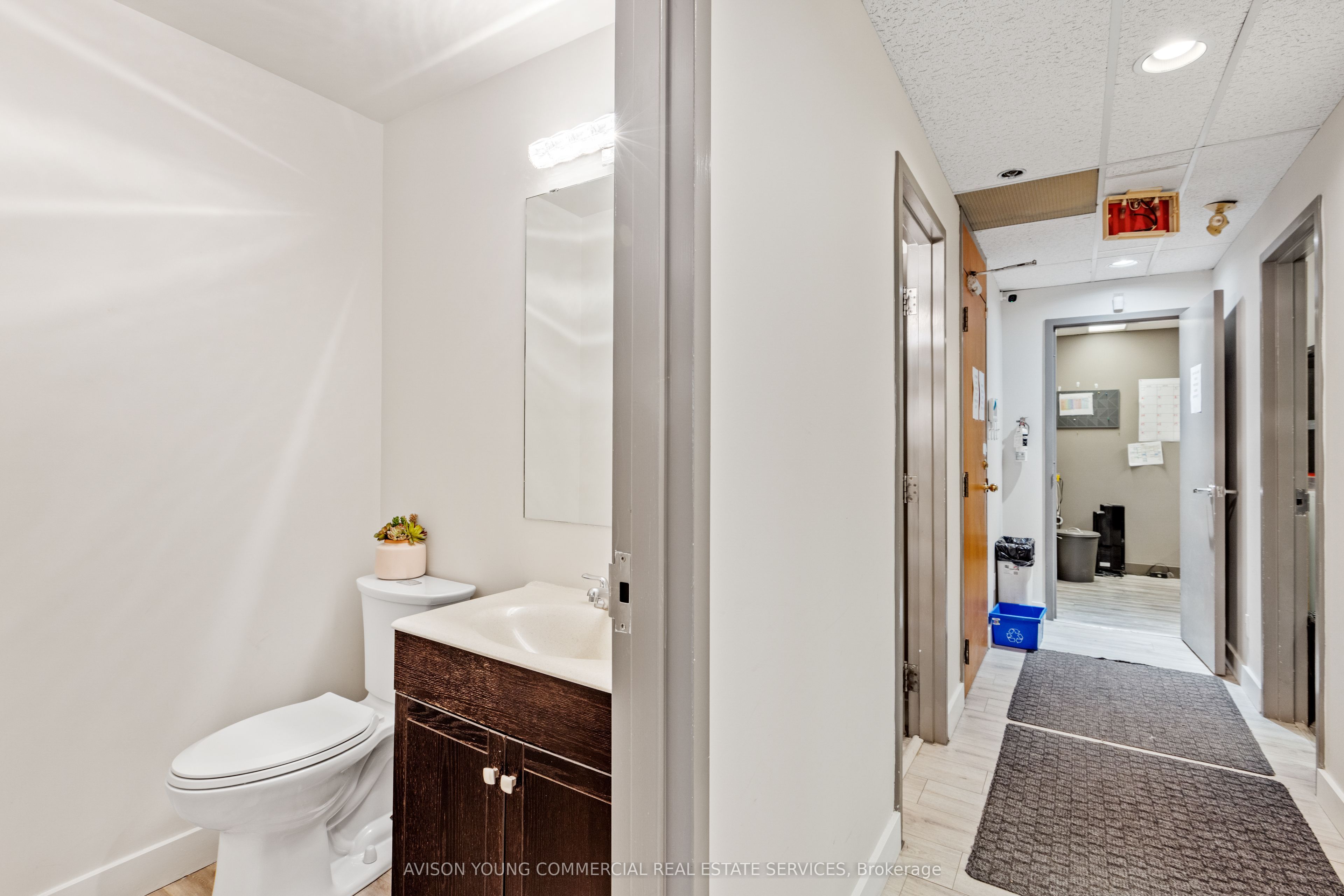 1580 Merivale Rd Property Photo 19