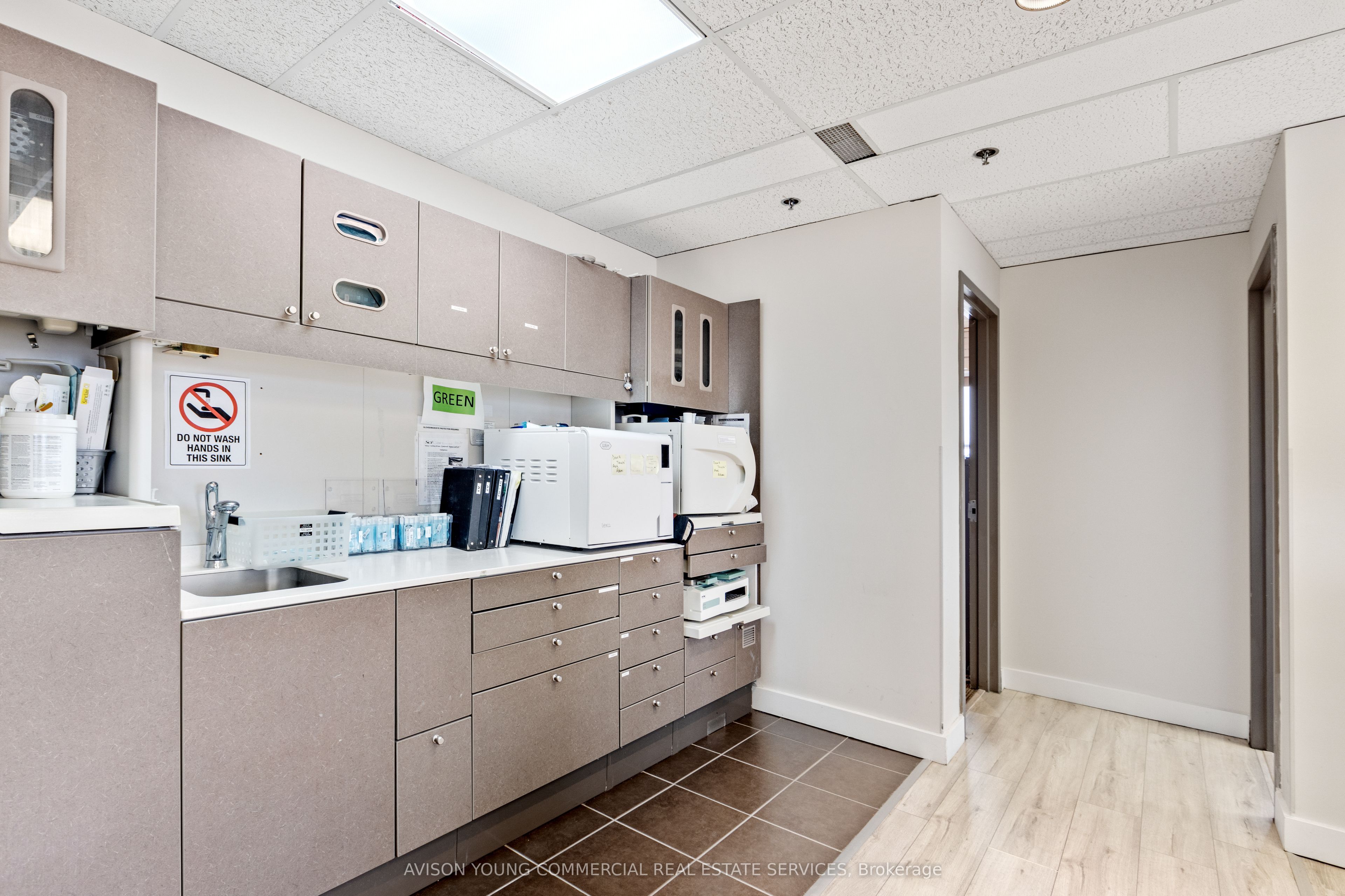 1580 Merivale Rd Property Photo 25