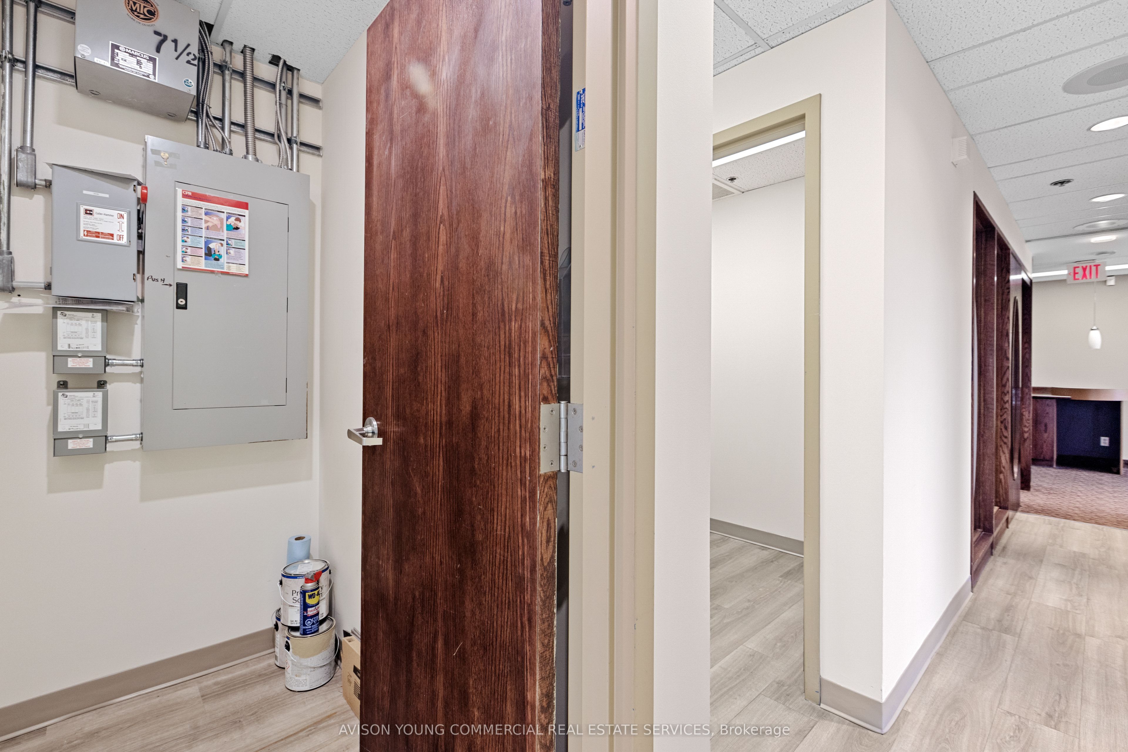 1580 Merivale Rd Property Photo 12