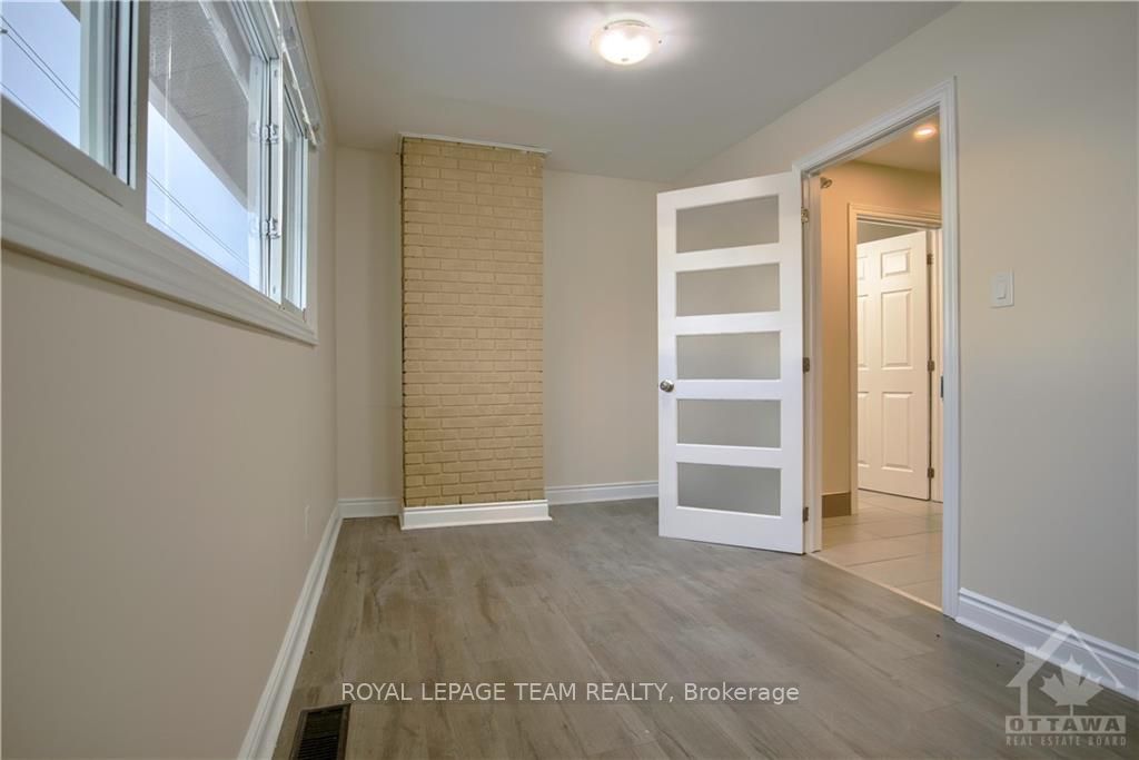 #4 - 1439 Woodroffe Avenue Property Photo 9
