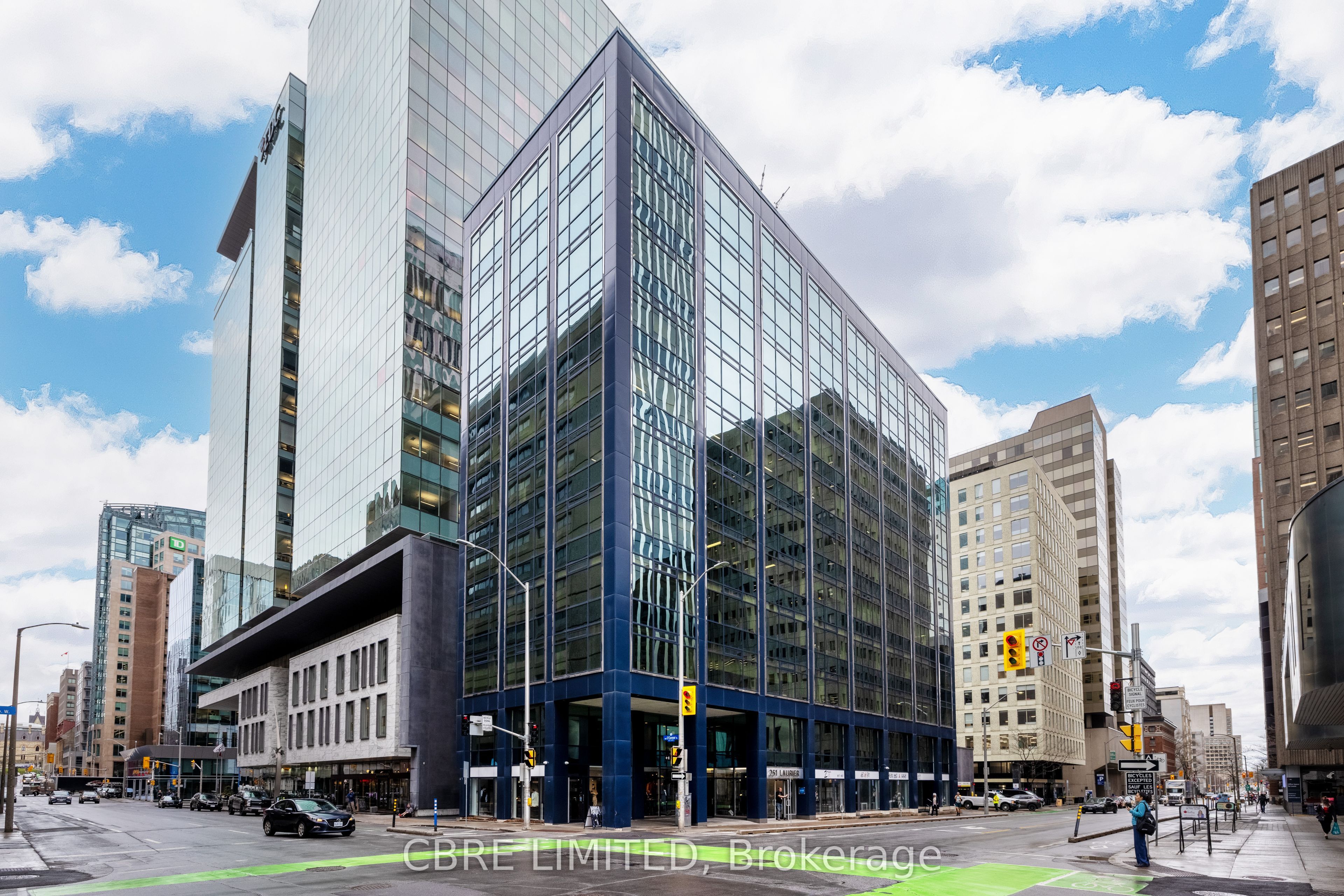 #900 - 251 Laurier Avenue Property Photo 3