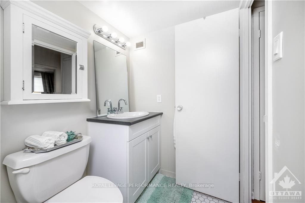 #2109 - 900 Dynes Road Property Photo 24