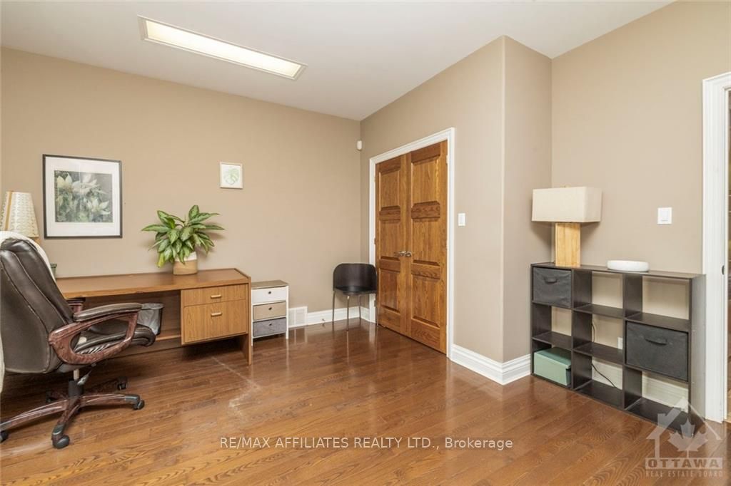 2188 Robertson Rd Property Photo 3