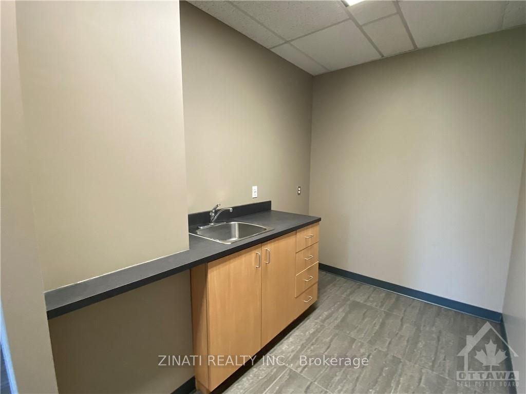 #200 - 1150 Morrison Drive Property Photo 7