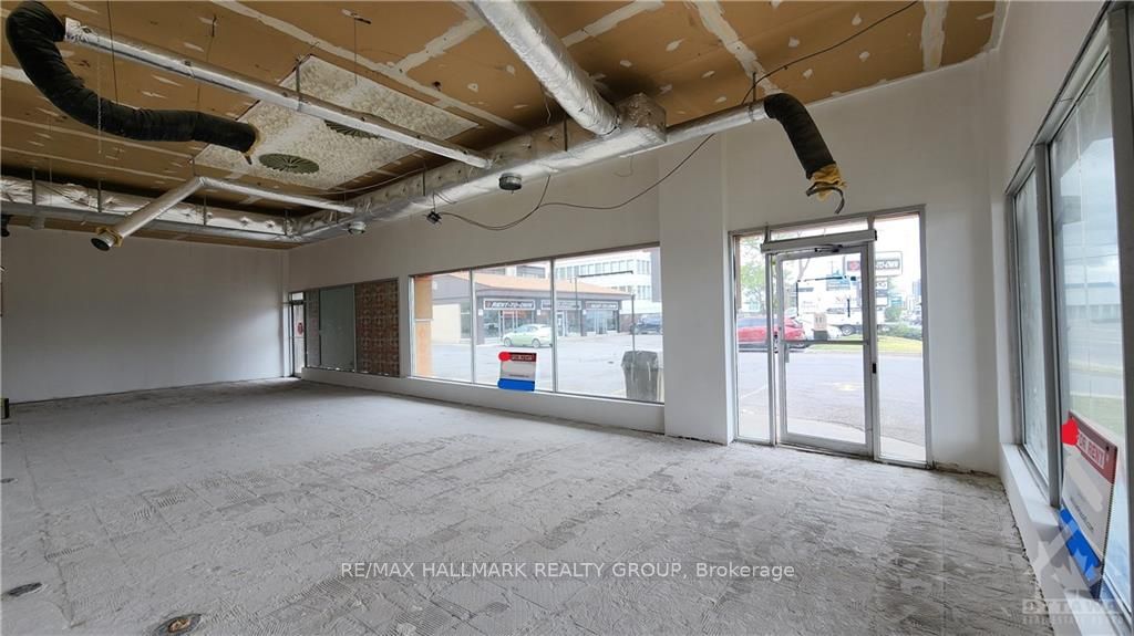 #2 - 1717 Bank Street Property Photo 3