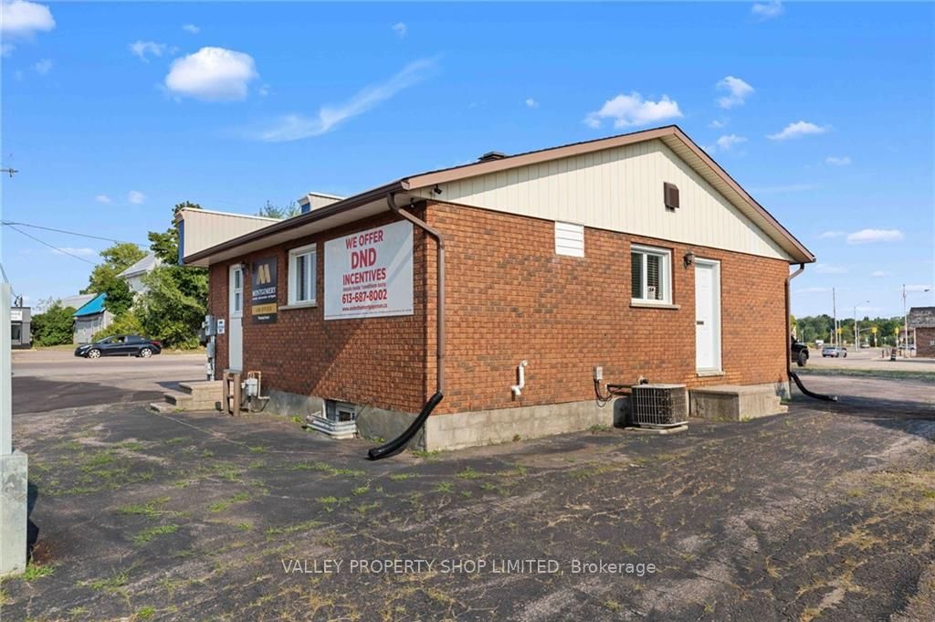 3436 Petawawa Boulevard Property Photo 28