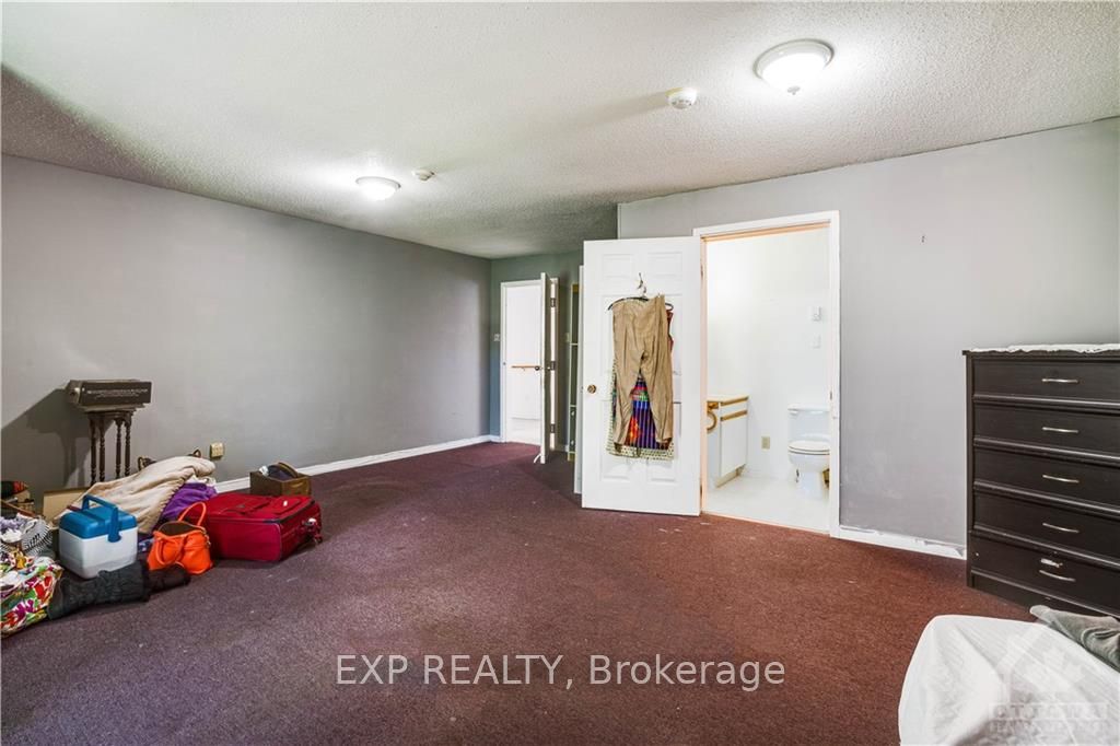 53 Labrosse St Property Photo 10
