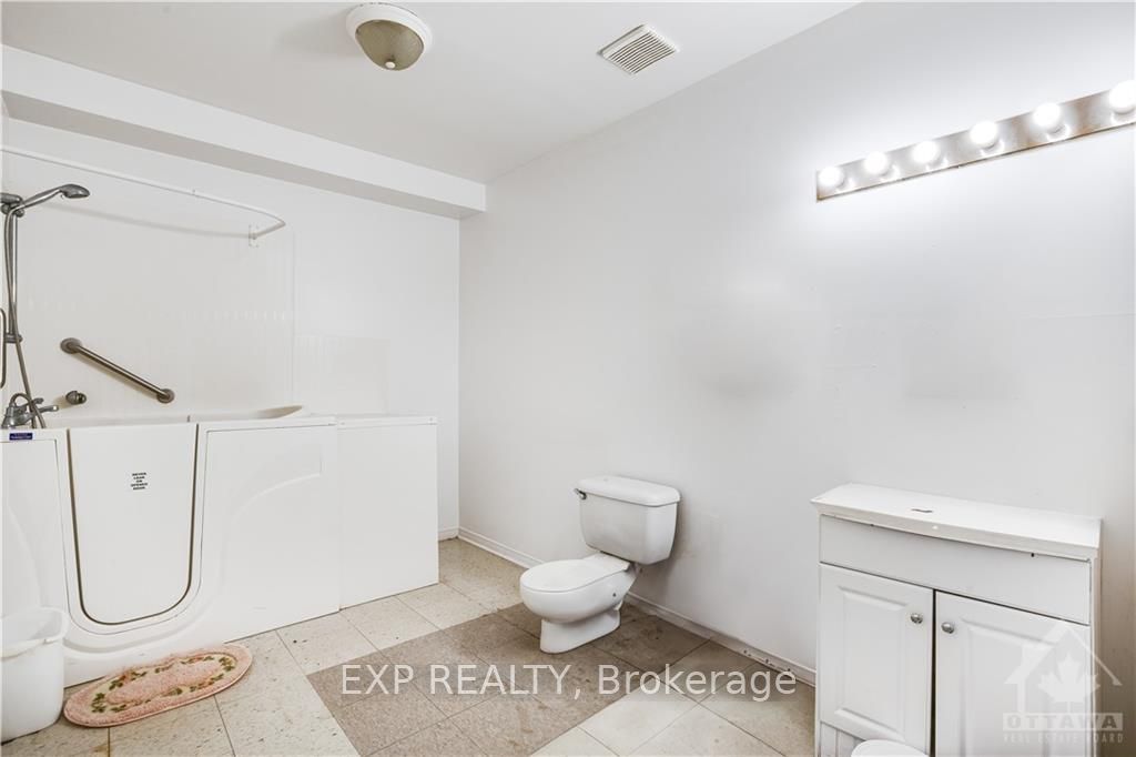 53 Labrosse St Property Photo 18