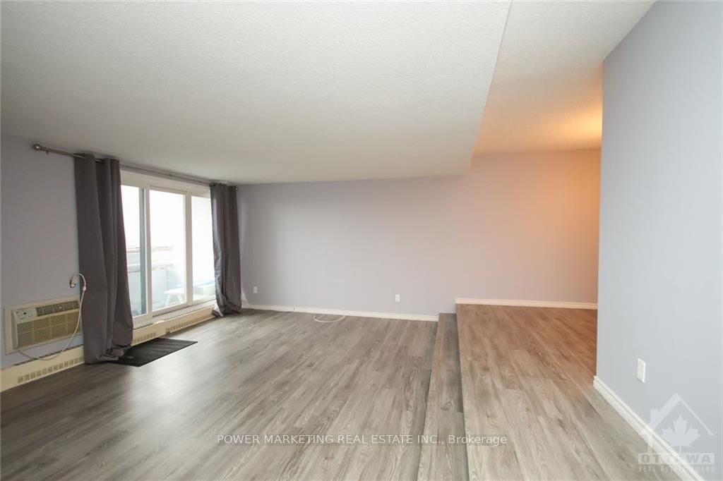 1081 Ambleside Dr Property Photo 29