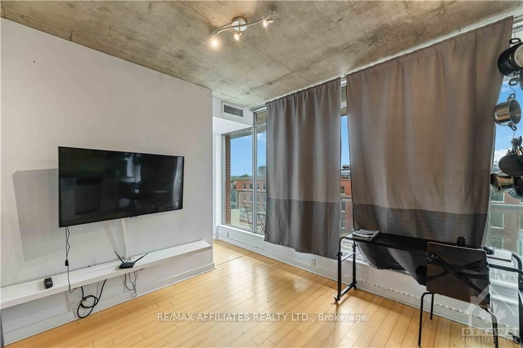 383 Cumberland St Property Photo 6