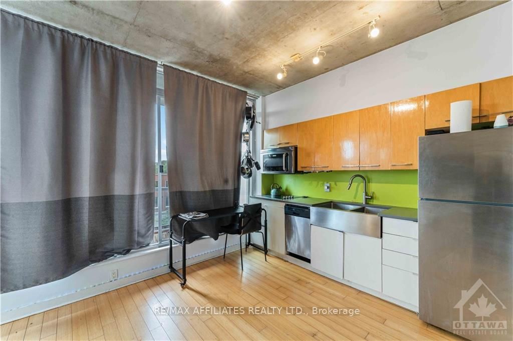 383 Cumberland St Property Photo 7