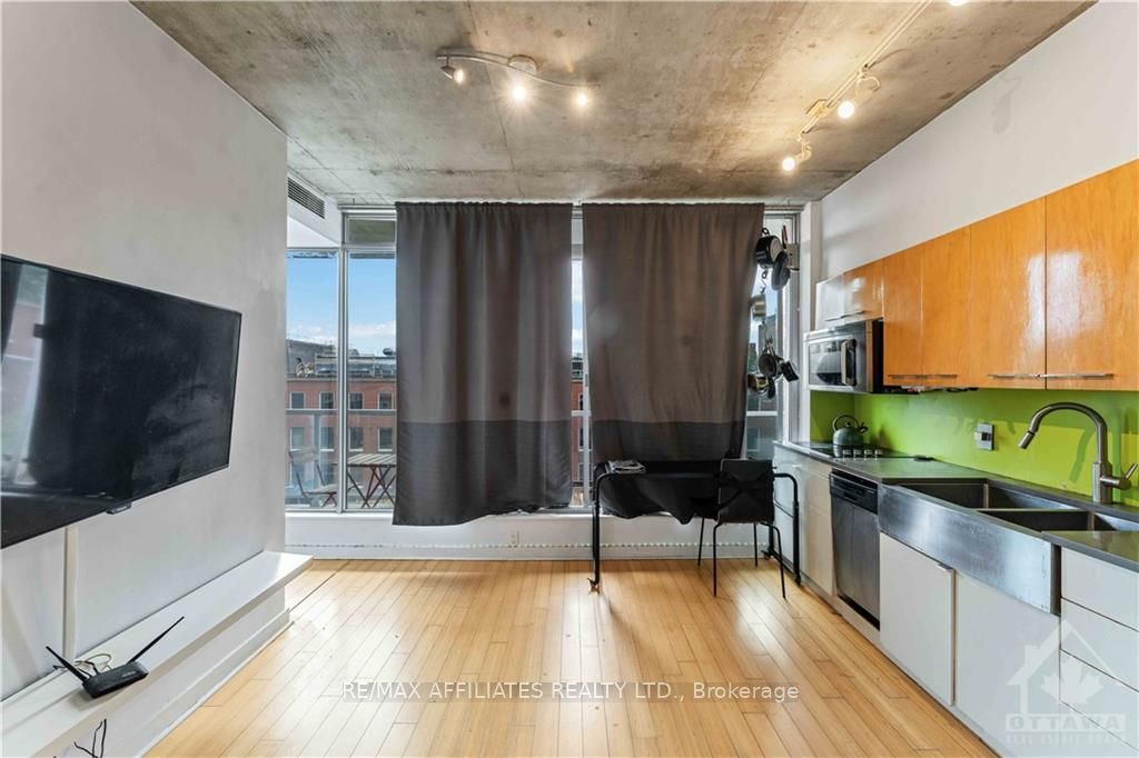 383 Cumberland St Property Photo 8
