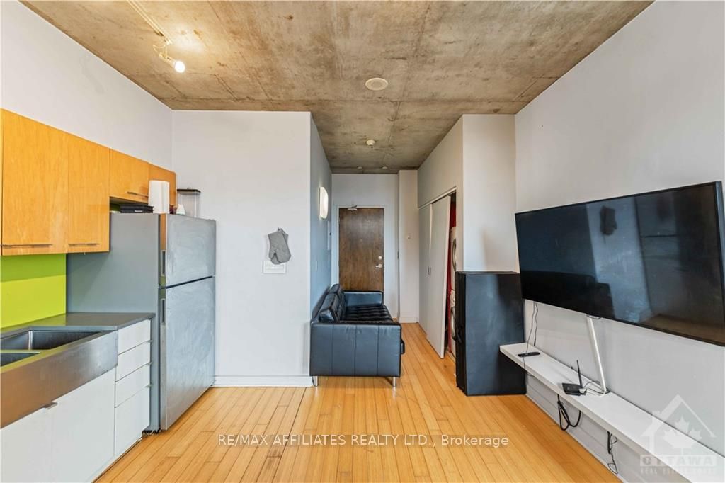 383 Cumberland St Property Photo 12