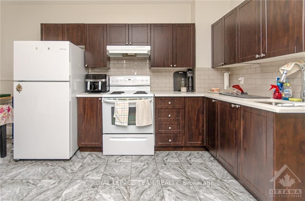 30 Windsor Ave Property Photo 2
