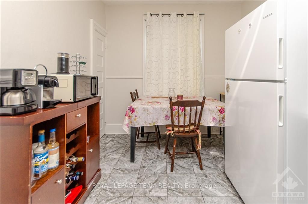 30 Windsor Ave Property Photo 4