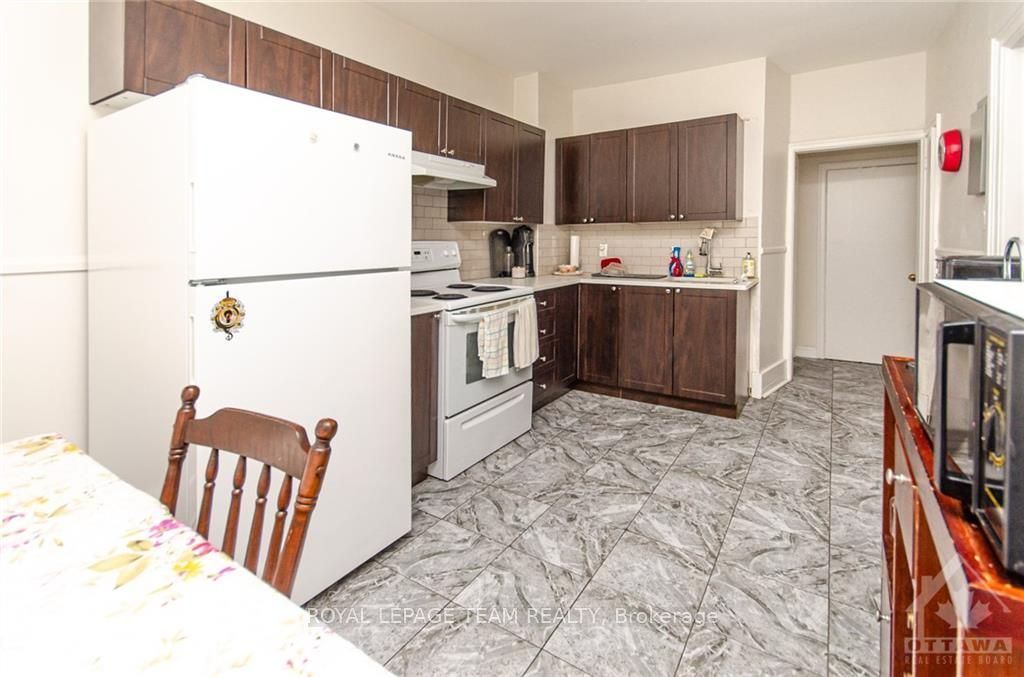 30 Windsor Ave Property Photo 5