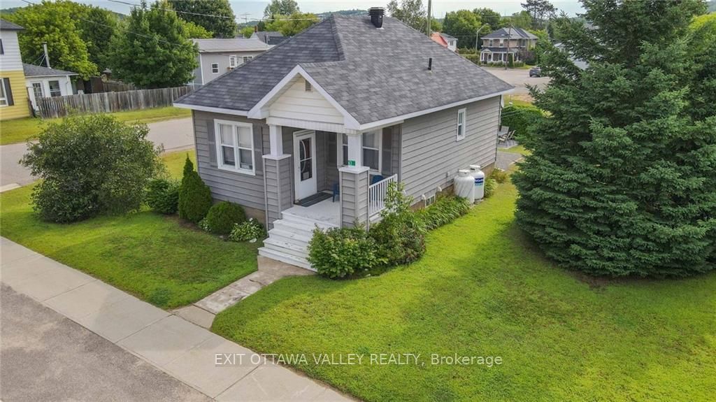 63 Dunn St Property Photo 1