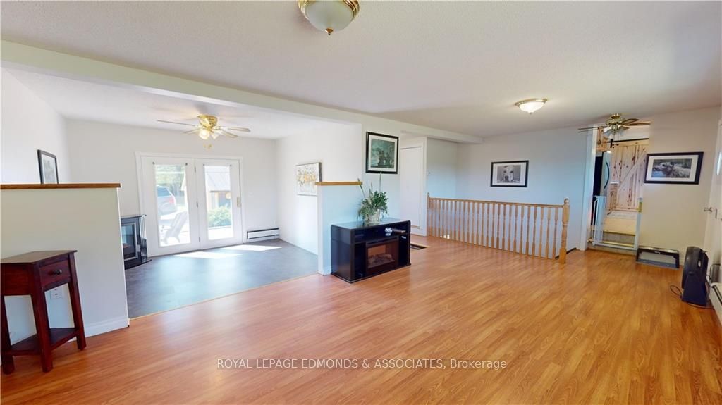 2249 Ross Road Property Photo 12