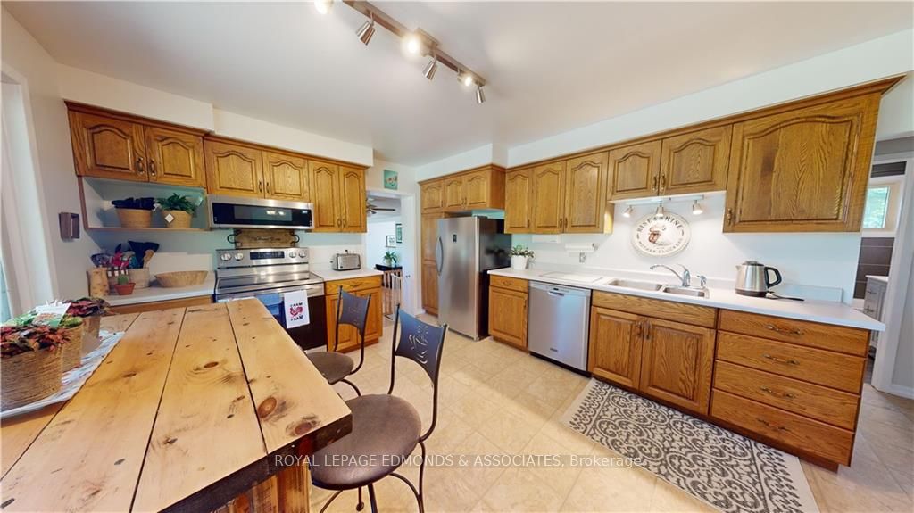 2249 Ross Road Property Photo 15