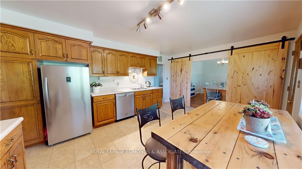2249 Ross Road Property Photo 16