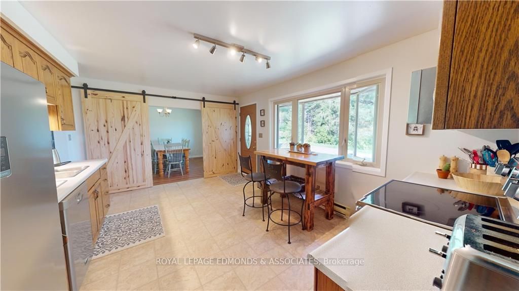 2249 Ross Road Property Photo 18