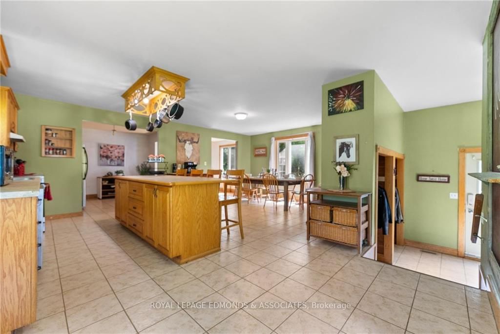 1208 Locksley Rd Property Photo 2