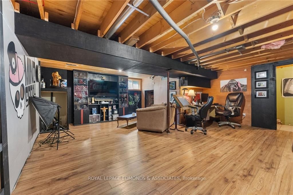 1208 Locksley Rd Property Photo 8