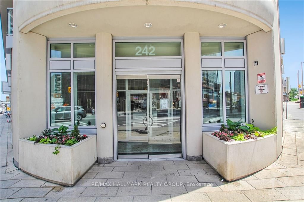 #506 - 242 Rideau Street Property Photo 3