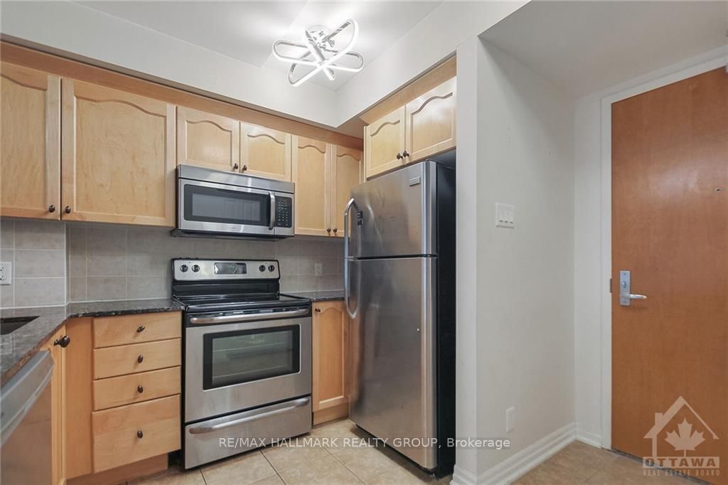 #506 - 242 Rideau Street Property Photo 8
