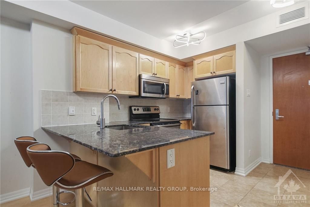 #506 - 242 Rideau Street Property Photo 9