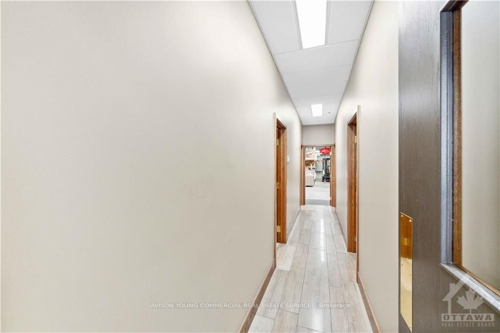 42 Colonnade Rd Property Photo 14
