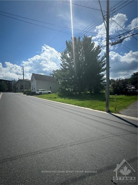 674 Pouliotte Street Property Photo 8