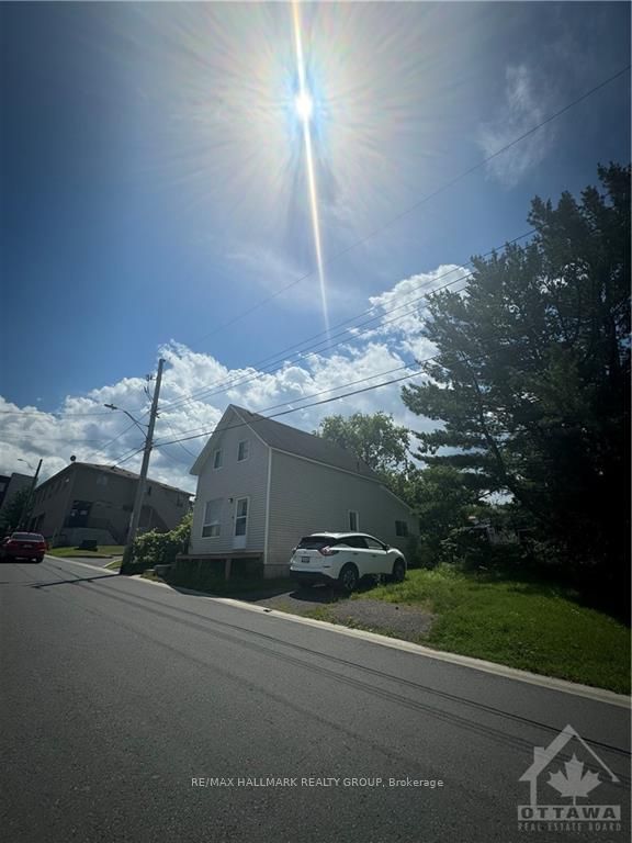 674 Pouliotte Street Property Photo 16