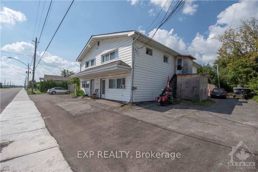 2870 Colonial Road Property Photo 4