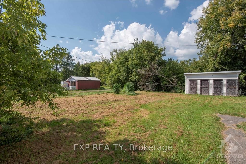 2870 Colonial Road Property Photo 6