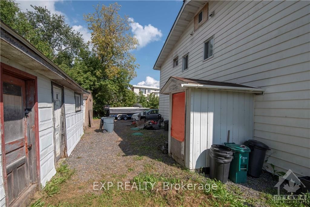 2870 Colonial Road Property Photo 9