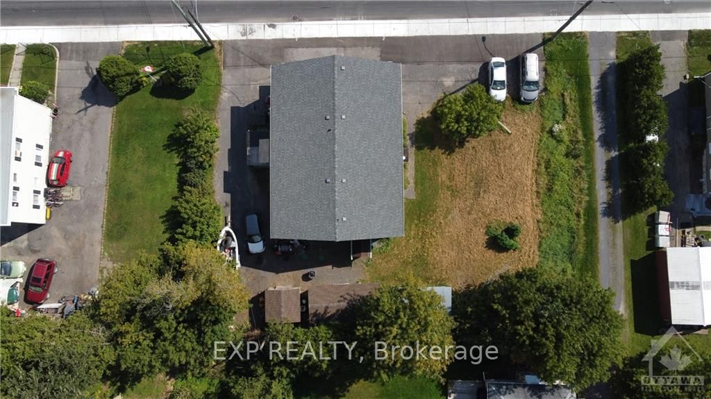 2870 Colonial Road Property Photo 11