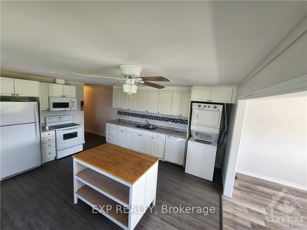 2870 Colonial Road Property Photo 15