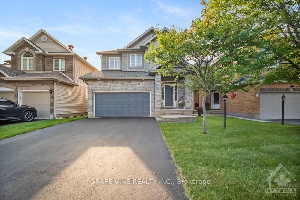 64 HARTSMERE Dr Property Photo 1
