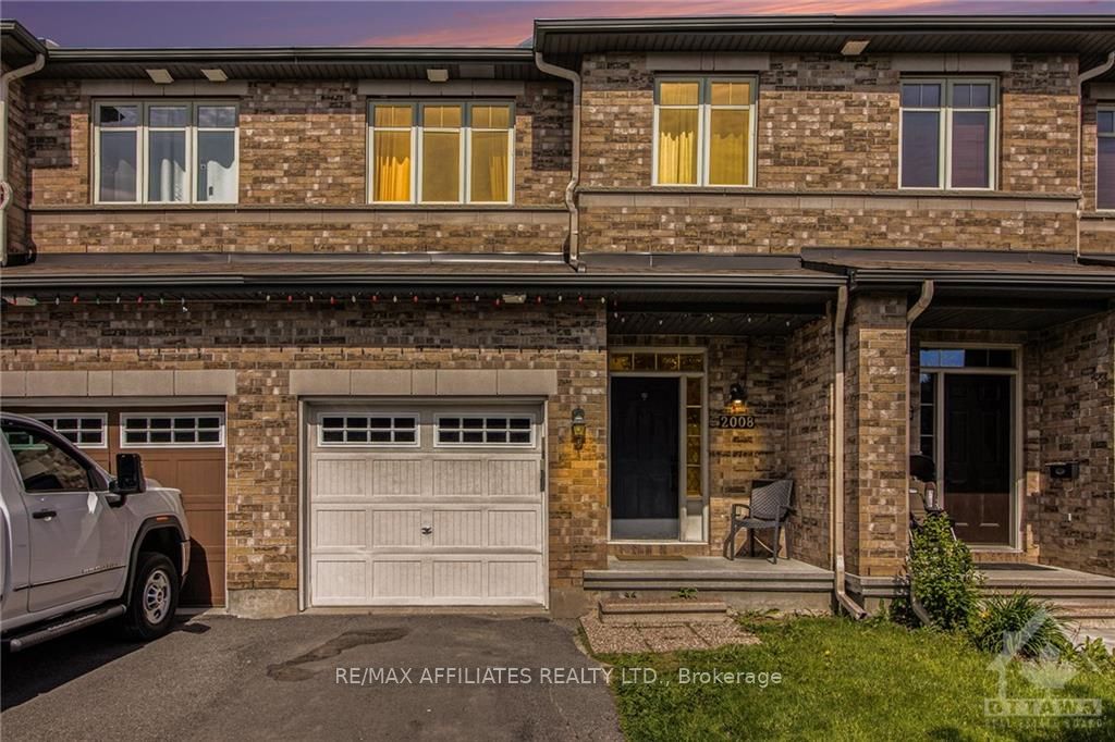 2008 PENNYROYAL Cres Property Photo 1
