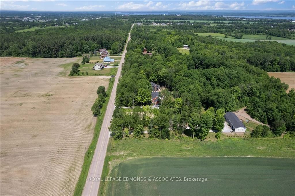 1386 Wilson Rd Property Photo 2