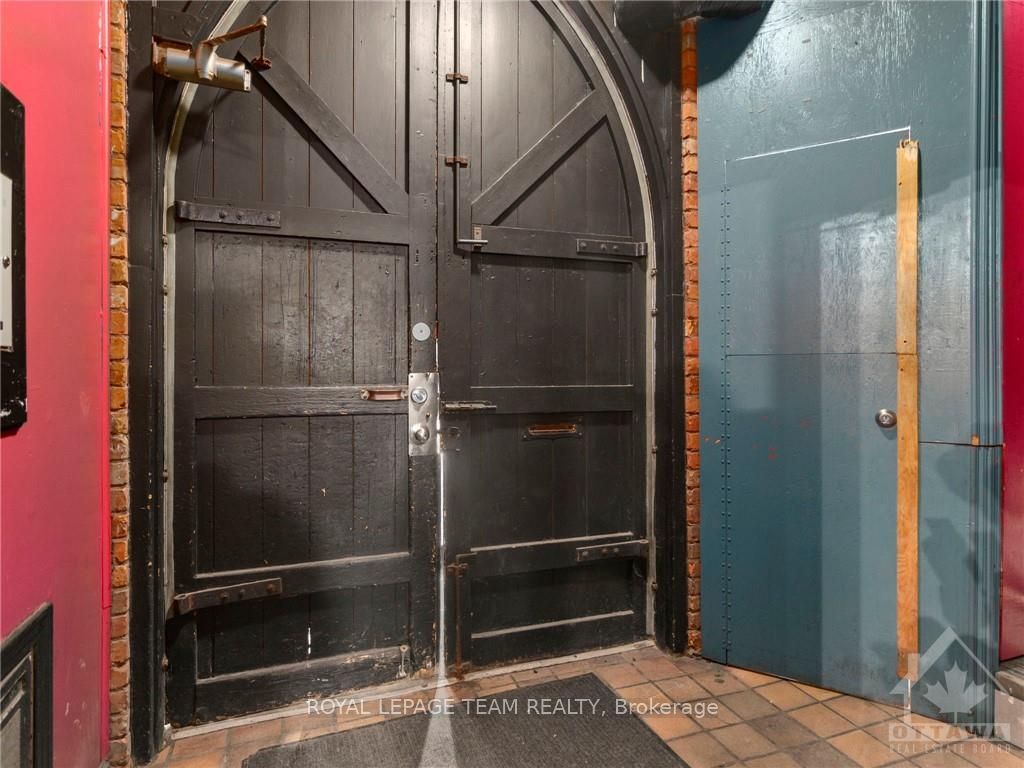 221 Rideau St Property Photo 2