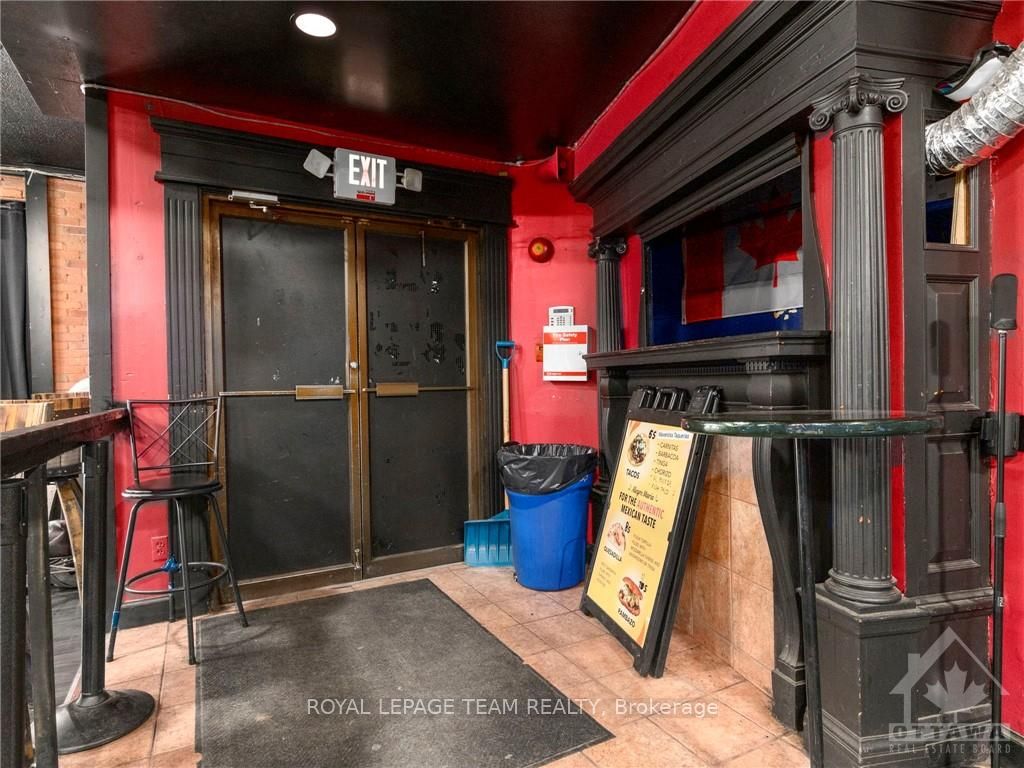 221 Rideau St Property Photo 3