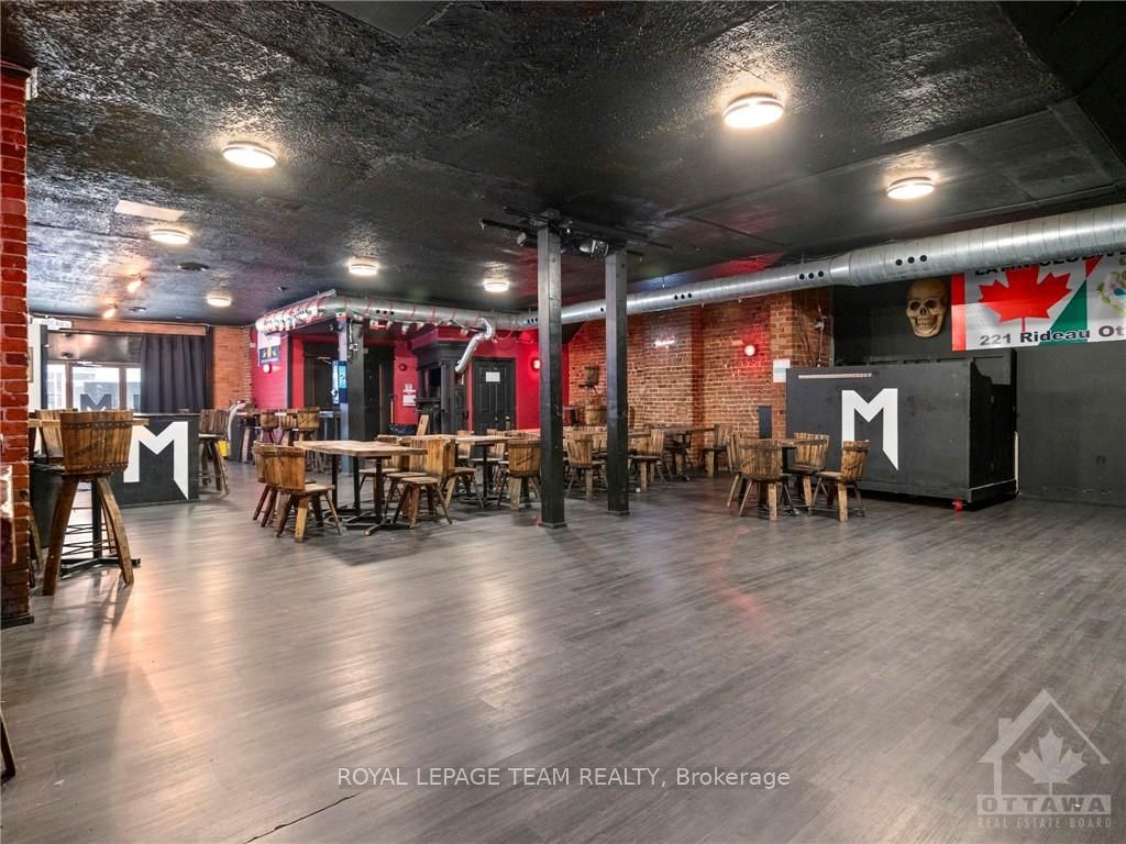 221 Rideau St Property Photo 8