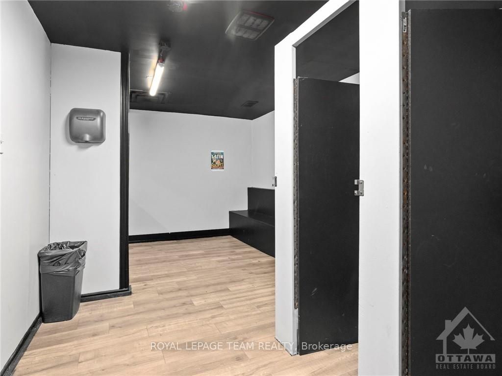 221 Rideau St Property Photo 18