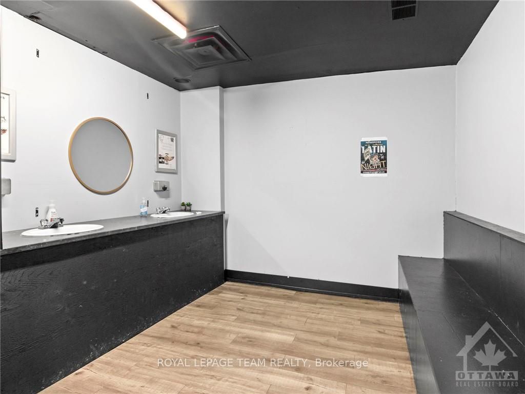 221 Rideau St Property Photo 19