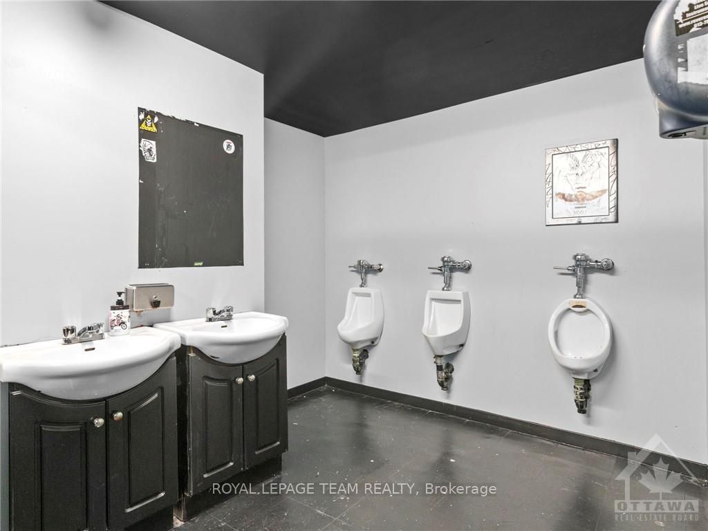 221 Rideau St Property Photo 22